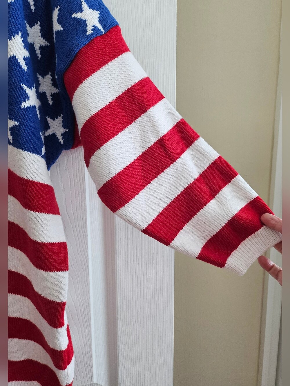 Beverly Hills LG American Flag Sweater V-Neck 3/4 Sleeves USA Patriotic - Picture 4 of 8